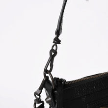 画像をギャラリービューアに読み込む, 新品同様品 BALENCIAGA バレンシアガ Le City ポーチ ストラップ アリーナ ラムスキン ブラスハードウェア 863960 ブラック ブロンズ金具 中古 4a005787