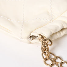 将图片加载到图库查看器中。 極美品 CHANEL シャネル ショルダーバッグ チェーンワンショルダーバッグ 花柄 ホワイト レッド グリーン ゴールド金具 8番台 ラムスキン 中古 4a005640