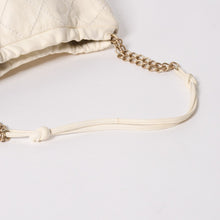 将图片加载到图库查看器中。 極美品 CHANEL シャネル ショルダーバッグ チェーンワンショルダーバッグ 花柄 ホワイト レッド グリーン ゴールド金具 8番台 ラムスキン 中古 4a005640