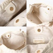 将图片加载到图库查看器中。 極美品 CHANEL シャネル ショルダーバッグ チェーンワンショルダーバッグ 花柄 ホワイト レッド グリーン ゴールド金具 8番台 ラムスキン 中古 4a005640