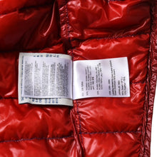将图片加载到图库查看器中。 極美品 MONCLER モンクレール PATRICKダウンベスト 210914336205 サイズ5 ブルー ダウン 中古 4a005771
