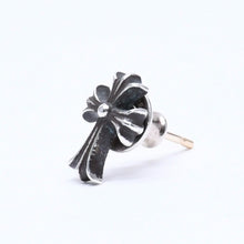 将图片加载到图库查看器，極美品 CHROME HEARTS クロムハーツ ピアス イヤリング CH クロスファット スタッド シルバーピアス シルバー925 重量約0.83g 片耳 中古 4a005753