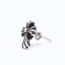 将图片加载到图库查看器，極美品 CHROME HEARTS クロムハーツ ピアス イヤリング CH クロスファット スタッド シルバーピアス シルバー925 片耳 重量約0.91g 中古 4a005752