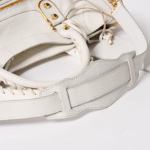 将图片加载到图库查看器，極美品 BALENCIAGA バレンシアガ メタリックエッジシティ レザー 2WAY ハンドバッグ ショルダーバッグ ホワイト アイボリー ゴールド金具 390154 中古 4a005560