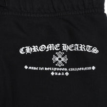 画像をギャラリービューアに読み込む, 極美品 CHROME HEARTS クロムハーツ ロゴプリント スウェットロングパンツ ブラック ホワイト CHロゴ 中古 4a005728