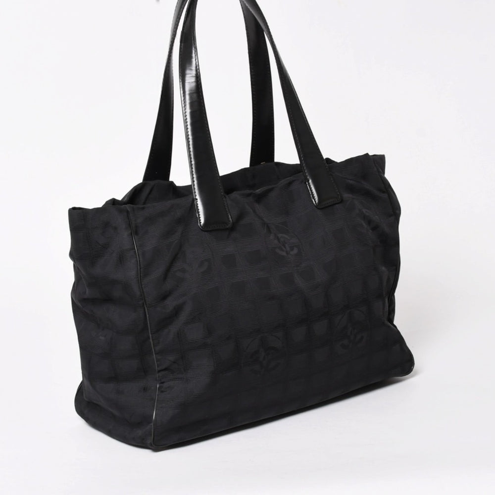 CHANEL New Travel Line Tote Bag MM A15991 Black Nylon Jacquard No. 9 Coco Mark Gold Hardware Good Condition Used 4a005811