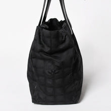 画像をギャラリービューアに読み込む, CHANEL シャネル ニュートラベルライン トートバッグ MM A15991 ブラック ナイロンジャガード 9番台 ココマーク ゴールド金具 美品 中古 4a005811