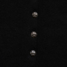 将图片加载到图库查看器中。 新品未使用品 CHROME HEARTS クロムハーツ ニットカーディガン カシミヤ ラインストーン ハート 装飾 ブラック シルバー サイズXL 中古 4a005918
