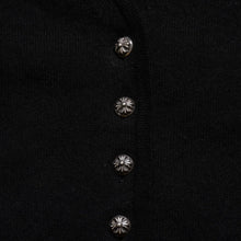将图片加载到图库查看器中。 新品未使用品 CHROME HEARTS クロムハーツ ニットカーディガン カシミヤ ラインストーン ハート 装飾 ブラック シルバー サイズXL 中古 4a005918