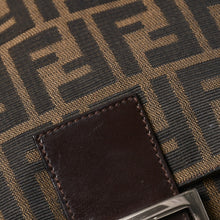 画像をギャラリービューアに読み込む, FENDI フェンディ ズッカ柄 マンマバケット ショルダーバッグ 26325 キャンバス レザー ブラウン FFバックル シルバー金具 美品 中古 4a005783