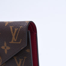 画像をギャラリービューアに読み込む, 極美品 LOUIS VUITTON ルイヴィトン ポルトフォイユ ヴィクトリーヌ M41938 三つ折り財布 モノグラム ブラウン フューシャ中古 4a005799