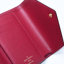 画像をギャラリービューアに読み込む, 極美品 LOUIS VUITTON ルイヴィトン ポルトフォイユ ヴィクトリーヌ M41938 三つ折り財布 モノグラム ブラウン フューシャ中古 4a005799
