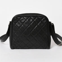 画像をギャラリービューアに読み込む, CHANEL シャネル ショルダーバッグ 11番台 ココマーク キャビアスキン レザー ブラック シルバー金具 美品 中古 4a005891