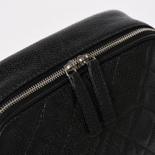 画像をギャラリービューアに読み込む, CHANEL シャネル ショルダーバッグ 11番台 ココマーク キャビアスキン レザー ブラック シルバー金具 美品 中古 4a005891