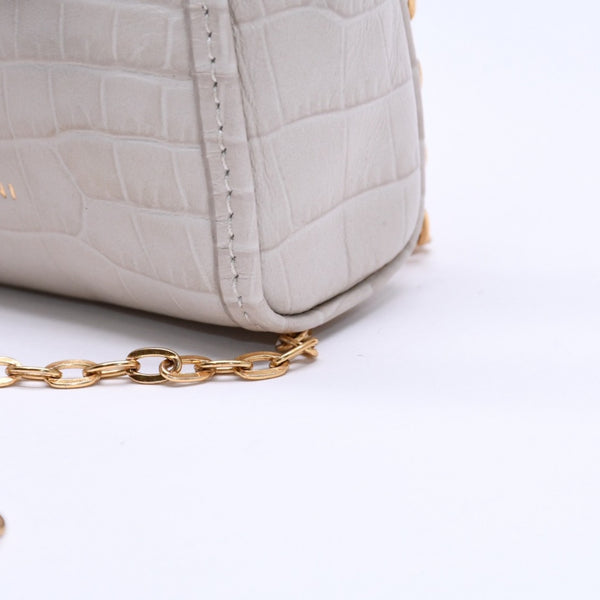 極美品 GIANNI CHIARINI ジャンニキアリーニ ショルダーバッグ マイクロミニバッグ チェーン クロコ型押し レザー アイボリー ゴールド金具 中古 4a005819