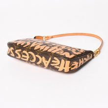画像をギャラリービューアに読み込む, 極美品 LOUIS VUITTON ルイヴィトン ポシェットアクセソワ―ル ポーチ M92193 モノグラムグラフィティ ブラウン オレンジ ゴールド金具 中古 4a005835