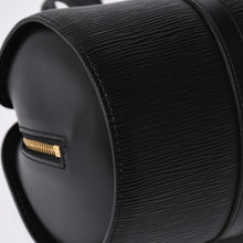 Load the image into the gallery viewer. 極美品 LOUIS VUITTON ルイヴィトン エピ スフロ ハンドバッグ ショルダーバッグ セミショルダーバッグ エピレザー M52222 ブラック 中古 4a006061