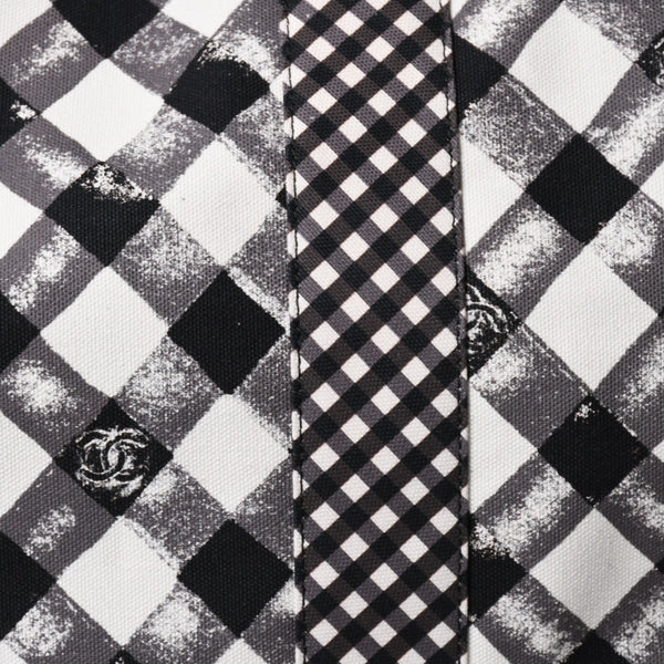 Very Good Condition CHANEL Cruise Line Gingham Check Tote Bag Boston Bag White Black 14th Series Coco Mark Silver Hardware Used 4a005934