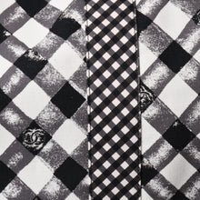 画像をギャラリービューアに読み込む, 極美品 CHANEL シャネル クルーズライン ギンガムチェック トートバッグ ボストンバッグ ホワイト ブラック 14番台 ココマーク シルバー金具 中古 4a005934