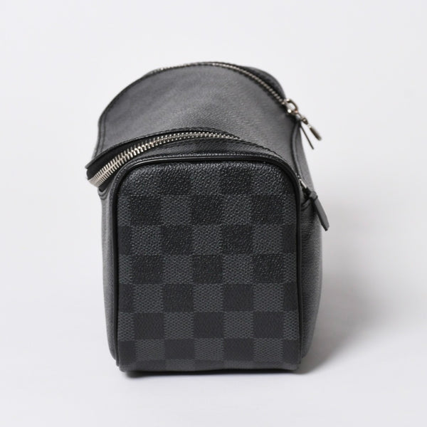 極美品 LOUIS VUITTON ルイヴィトン ダミエグラフィット トワレ ポーチ トラベルバッグ トラベルポーチ N47625 ブラック 中古 4a006050