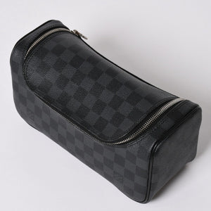 極美品 LOUIS VUITTON ルイヴィトン ダミエグラフィット トワレ ポーチ トラベルバッグ トラベルポーチ N47625 ブラック 中古 4a006050