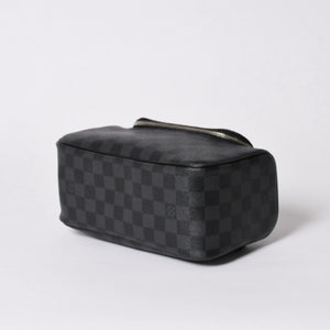極美品 LOUIS VUITTON ルイヴィトン ダミエグラフィット トワレ ポーチ トラベルバッグ トラベルポーチ N47625 ブラック 中古 4a006050