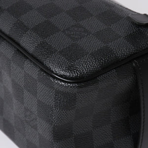 極美品 LOUIS VUITTON ルイヴィトン ダミエグラフィット トワレ ポーチ トラベルバッグ トラベルポーチ N47625 ブラック 中古 4a006050
