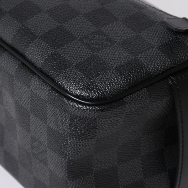 極美品 LOUIS VUITTON ルイヴィトン ダミエグラフィット トワレ ポーチ トラベルバッグ トラベルポーチ N47625 ブラック 中古 4a006050