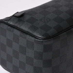 極美品 LOUIS VUITTON ルイヴィトン ダミエグラフィット トワレ ポーチ トラベルバッグ トラベルポーチ N47625 ブラック 中古 4a006050