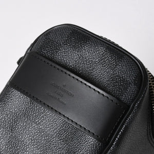極美品 LOUIS VUITTON ルイヴィトン ダミエグラフィット トワレ ポーチ トラベルバッグ トラベルポーチ N47625 ブラック 中古 4a006050