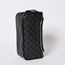 画像をギャラリービューアに読み込む, 極美品 LOUIS VUITTON ルイヴィトン ダミエグラフィット トワレ ポーチ トラベルバッグ トラベルポーチ N47625 ブラック 中古 4a006050