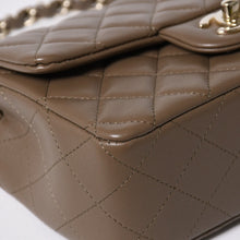 画像をギャラリービューアに読み込む, 新品同様 CHANEL シャネル ミニマトラッセ ショルダーバッグ ランダム番台 ラムスキン グレージュ ゴールド金具 中古 4a006022