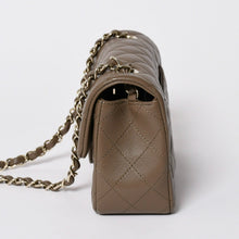 画像をギャラリービューアに読み込む, 新品同様 CHANEL シャネル ミニマトラッセ ショルダーバッグ ランダム番台 ラムスキン グレージュ ゴールド金具 中古 4a006022