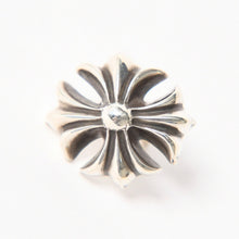 画像をギャラリービューアに読み込む, CHROME HEARTS クロムハーツ #4 CH PLUS STUDS #4 ラージ CHプラス スタッド ピアス 重量約5.32g シルバー925 片耳用 美品 中古 4a005923