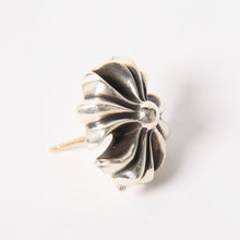 画像をギャラリービューアに読み込む, CHROME HEARTS クロムハーツ #4 CH PLUS STUDS #4 ラージ CHプラス スタッド ピアス 重量約5.32g シルバー925 片耳用 美品 中古 4a005923