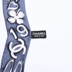 極美品 CHANEL シャネル ツイリー スカーフ グレー ヘアバンド スリムバンド ココマーク カメリア 髪飾りリボン アクセサリー 中古 4a005820