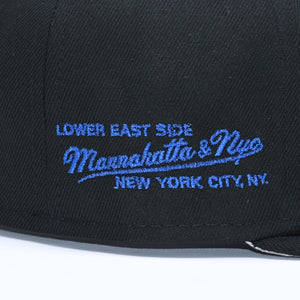 新品未使用 MANNAHATTA NYC マナハッタ NYC FUEGO LOGO NEWERA 59FIFTY サイズ7 3/8(58.7cm) ブラック ブルー ニューヨークヤンキース 中古 4a005965