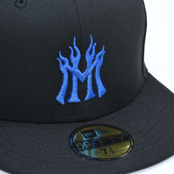新品未使用 MANNAHATTA NYC マナハッタ NYC FUEGO LOGO NEWERA 59FIFTY サイズ7 3/8(58.7cm) ブラック ブルー ニューヨークヤンキース 中古 4a005965