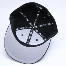 画像をギャラリービューアに読み込む, 新品未使用 MANNAHATTA NYC マナハッタ NYC FUEGO LOGO NEWERA 59FIFTY サイズ7 3/8(58.7cm) ブラック ブルー ニューヨークヤンキース 中古 4a005965