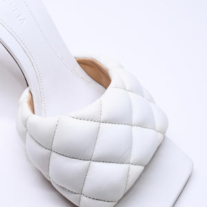 BOTTEGAVENETA ボッテガヴェネタ PADDED MULES パデッド ミュール サンダル 729764 サイズ36 1/2 ホワイト ブラウン 美品 中古 4a005944