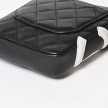 画像をギャラリービューアに読み込む, 極美品 CHANEL シャネル ミニ カンボン ショルダーバッグ ミッディアムポシェット ブラック ホワイト 9番台 ラムスキン 中古 4a005895
