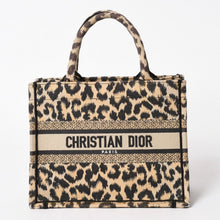 画像をギャラリービューアに読み込む, 極美品 CHRISTIAN DIOR クリスチャンディオール ブックトート スモール ハンドバッグ レオパード キャンバス 中古 4a005974