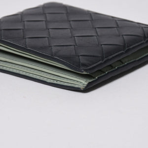 BOTTEGA VENETA ボッテガヴェネタ 二つ折り財布 財布 イントレチャート ブラック ライトグリーン 美品 中古 4a006095