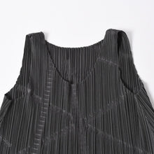 画像をギャラリービューアに読み込む, 極美品 PLEATS PLEASE ISSEY MIYAKE プリーツプリーズ イッセイミヤケ タンクトップ プリーツ加工 サイズ3 ポリエステル カーキ 中古 4a006007