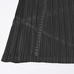 極美品 PLEATS PLEASE ISSEY MIYAKE プリーツプリーズ イッセイミヤケ タンクトップ プリーツ加工 サイズ3 ポリエステル カーキ 中古 4a006007