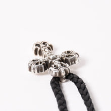 画像をギャラリービューアに読み込む, CHROME HEARTS クロムハーツ フィリグリークロス レザーブレイド ネックレス シルバー925 シルバー スターリングシルバー 重量約37.12g 美品 中古 4a005988