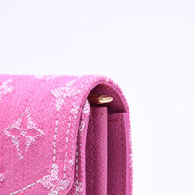 画像をギャラリービューアに読み込む, 新品同様品 LOUIS VUITTON ルイヴィトン モノグラム ジャガード ポルトフォイユ サラ 長財布 モノグラムデニム フューシャ M28280 中古 4a006058