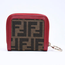 画像をギャラリービューアに読み込む, 極美品 FENDI フェンディ コンパクトウォレット 二つ折り財布 ズッカ柄 イタリア製 キャンバス レザー ブラウン レッド ゴールド金具 中古 4a006054