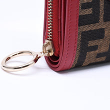 画像をギャラリービューアに読み込む, 極美品 FENDI フェンディ コンパクトウォレット 二つ折り財布 ズッカ柄 イタリア製 キャンバス レザー ブラウン レッド ゴールド金具 中古 4a006054
