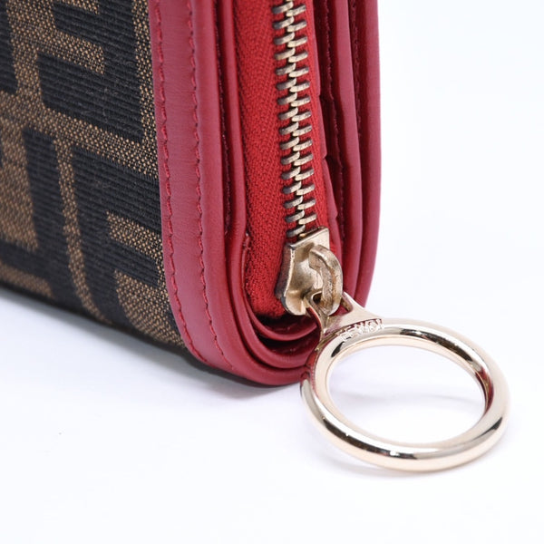 極美品 FENDI フェンディ コンパクトウォレット 二つ折り財布 ズッカ柄 イタリア製 キャンバス レザー ブラウン レッド ゴールド金具 中古 4a006054